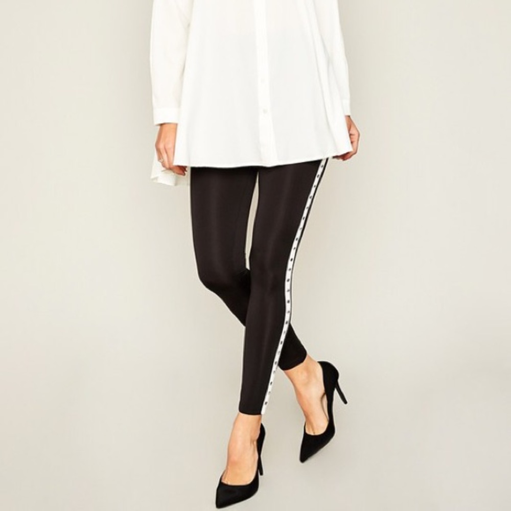 CLEARANCE Black Grommet Stripe Leggings - Picture 3 of 3